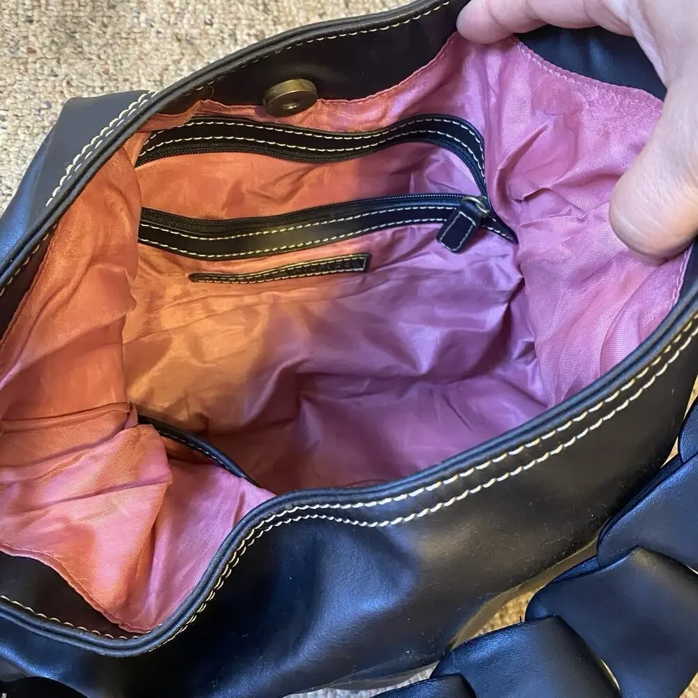 Vintage Tommy Hilfiger Shoulder Bag Purse Black Faux Leather Gold Tone Hardware - Picture 6 of 7